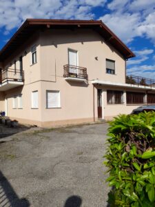 Laboratorio e appartamenti in Baveno in Via Giacomo Quaranta 14